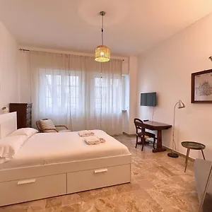 Orea Spiti - Drawings In Teodosio Appartamento Milano